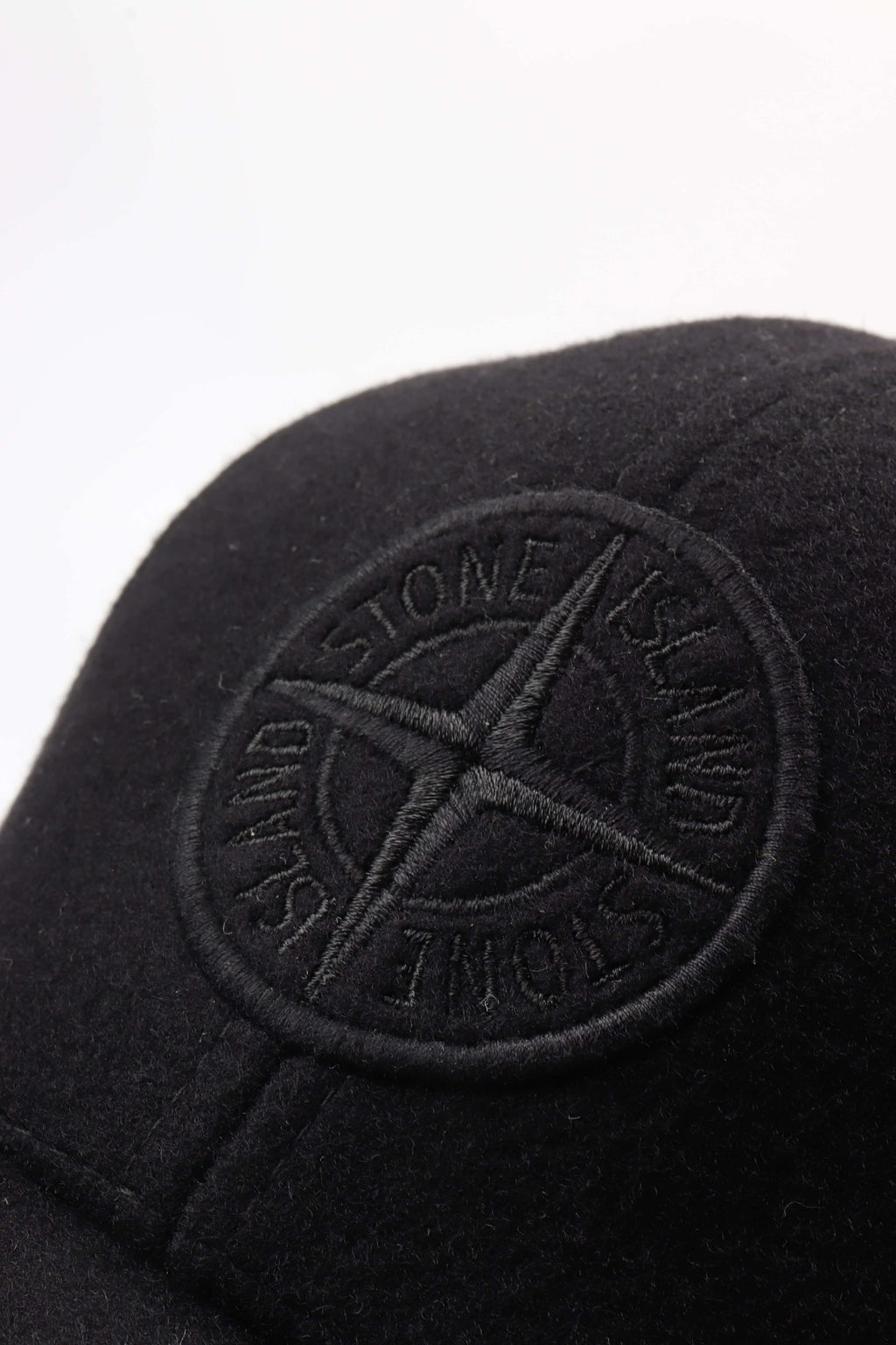811599660 v0029 - black