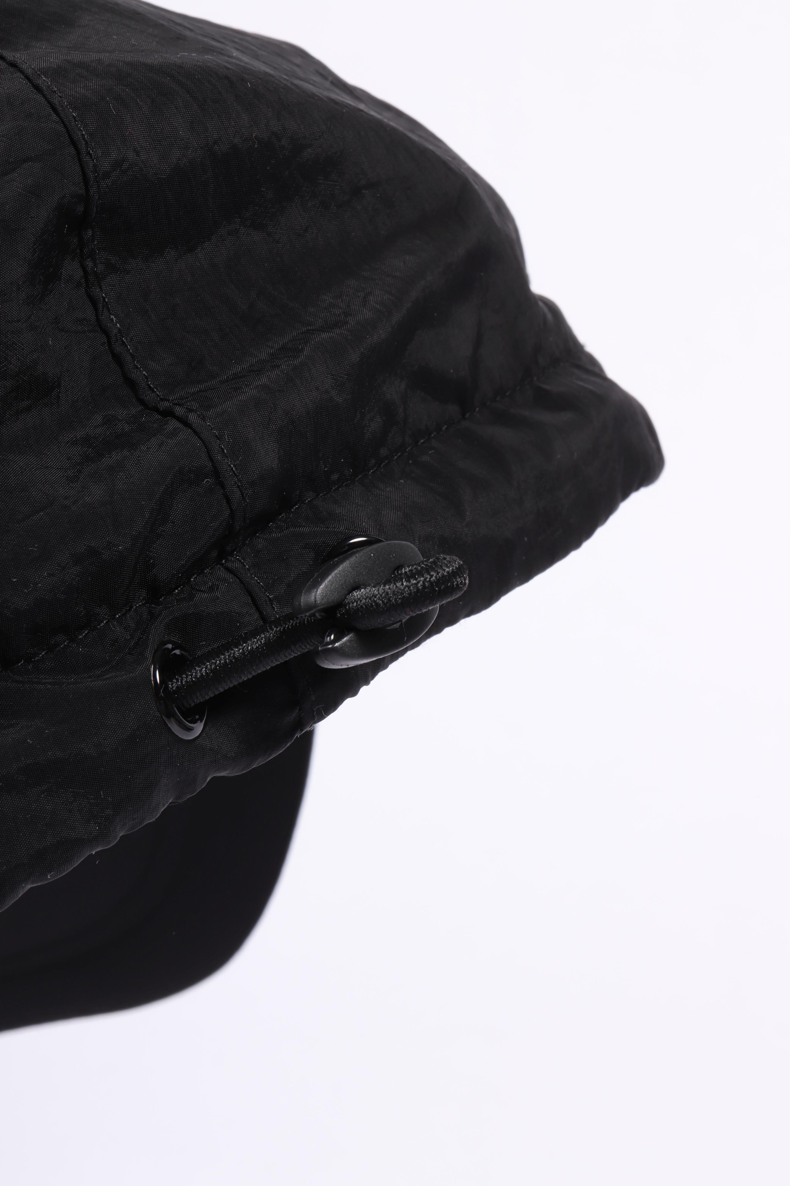 9100011 s0076 v0029 black