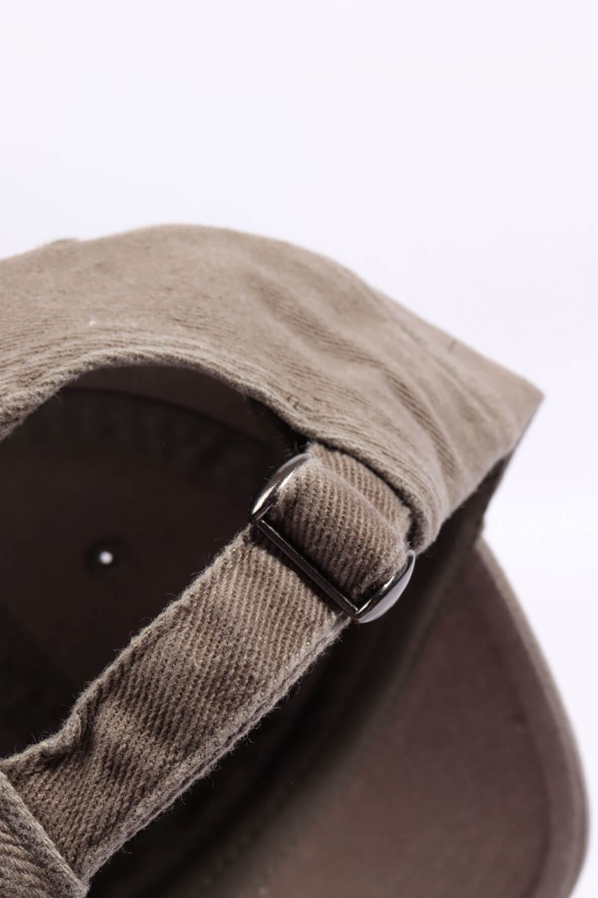 Signature logo ca smokey olive