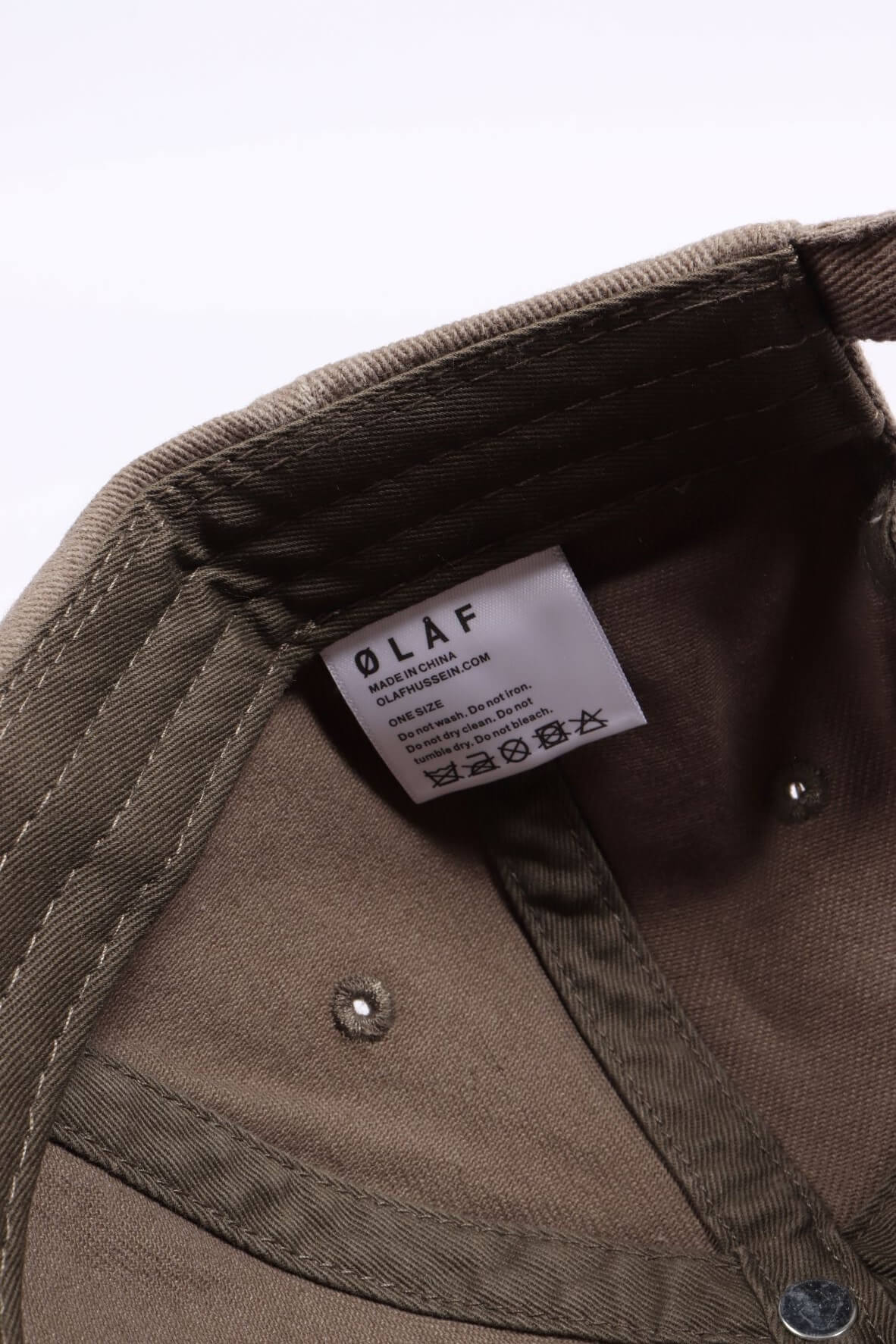Signature logo ca smokey olive
